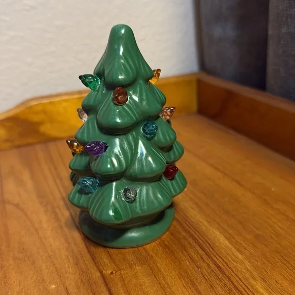 MINI VINTAGE STYLE RETRO CERAMIC LIGHTED GREEN 4" CHRISTMAS TREE - Picture 3 of 8